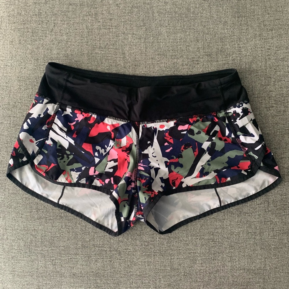 Patterned speed up lululemon shorts size 8